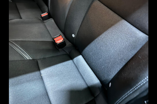 Volvo V40 2.0 T2 Momentum Garantie Camera StoelVW Cruise Clima Navi Bluetooth Led Rijklaar