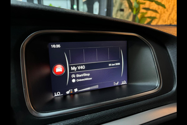 Volvo V40 2.0 T2 Momentum Garantie Camera StoelVW Cruise Clima Navi Bluetooth Led Rijklaar