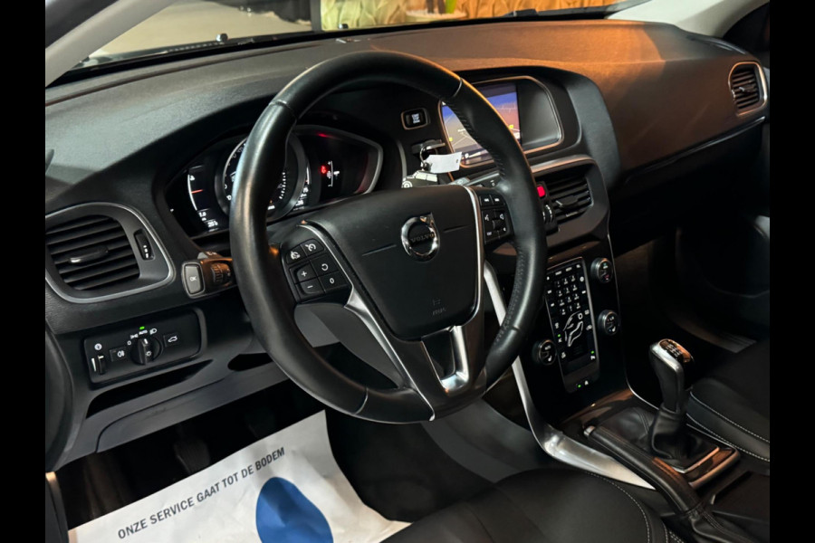 Volvo V40 2.0 T2 Momentum Garantie Camera StoelVW Cruise Clima Navi Bluetooth Led Rijklaar