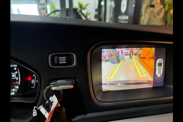 Volvo V40 2.0 T2 Momentum Garantie Camera StoelVW Cruise Clima Navi Bluetooth Led Rijklaar