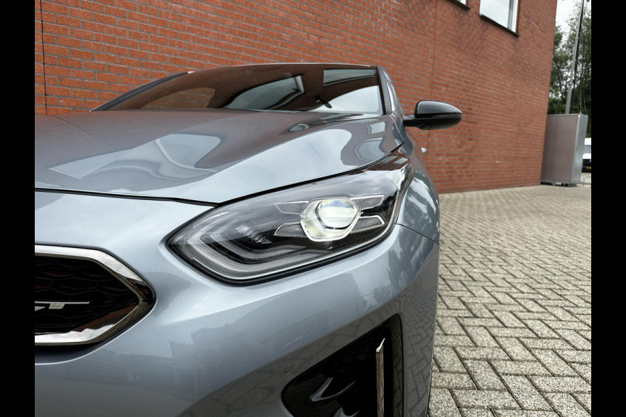 Kia ProCeed 1.6 T-GDi 204pk Automaat GT Kia ProCeed 1.6 T-GDi GT Navigatie Climate Control Electrisch bediendbare achterklep Adaptive Cruise Control Camera Dab Keyless start