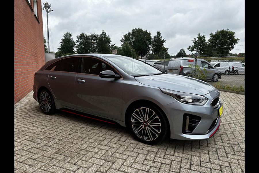Kia ProCeed 1.6 T-GDi 204pk Automaat GT Kia ProCeed 1.6 T-GDi GT Navigatie Climate Control Electrisch bediendbare achterklep Adaptive Cruise Control Camera Dab Keyless start