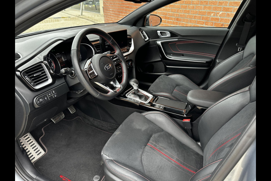 Kia ProCeed 1.6 T-GDi 204pk Automaat GT Kia ProCeed 1.6 T-GDi GT Navigatie Climate Control Electrisch bediendbare achterklep Adaptive Cruise Control Camera Dab Keyless start