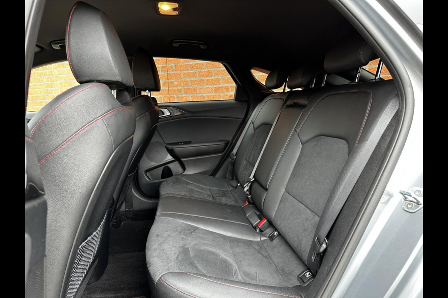 Kia ProCeed 1.6 T-GDi 204pk Automaat GT Kia ProCeed 1.6 T-GDi GT Navigatie Climate Control Electrisch bediendbare achterklep Adaptive Cruise Control Camera Dab Keyless start