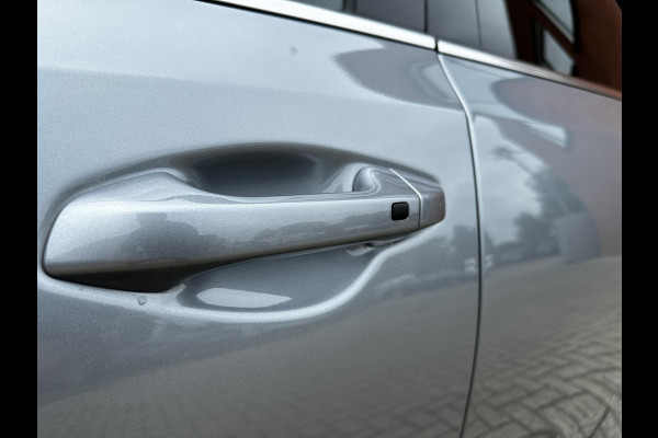 Kia ProCeed 1.6 T-GDi 204pk Automaat GT Kia ProCeed 1.6 T-GDi GT Navigatie Climate Control Electrisch bediendbare achterklep Adaptive Cruise Control Camera Dab Keyless start