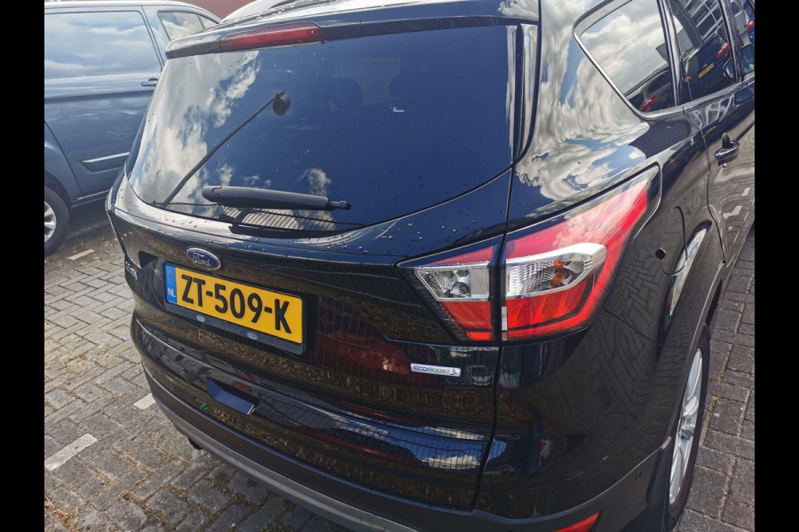 Ford Kuga 1.5 EcoBoost 182 PK Titanium 4WD Automaat | Trekhaak | Winterpack | Navigatie | Camera | Climate Control | Cruise Control | PDC V + A