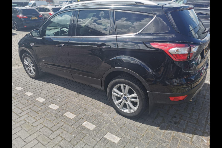 Ford Kuga 1.5 EcoBoost 182 PK Titanium 4WD Automaat | Trekhaak | Winterpack | Navigatie | Camera | Climate Control | Cruise Control | PDC V + A