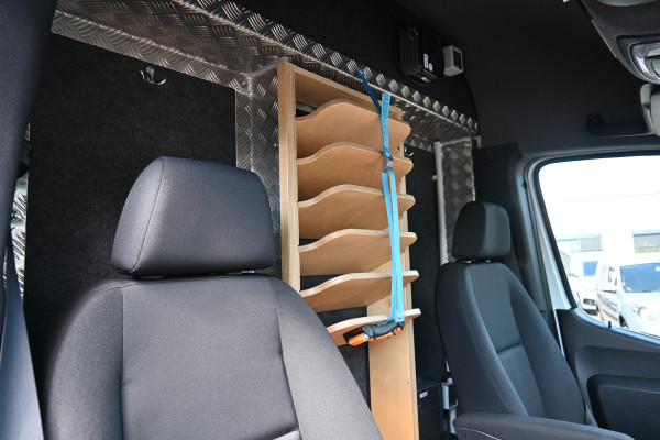 Mercedes-Benz Sprinter 319 CDI 3.0 V6 L2H2 3500 kg Trekhaak, Standkachel, MBUX navigatie en camera, Geveerde stoelen