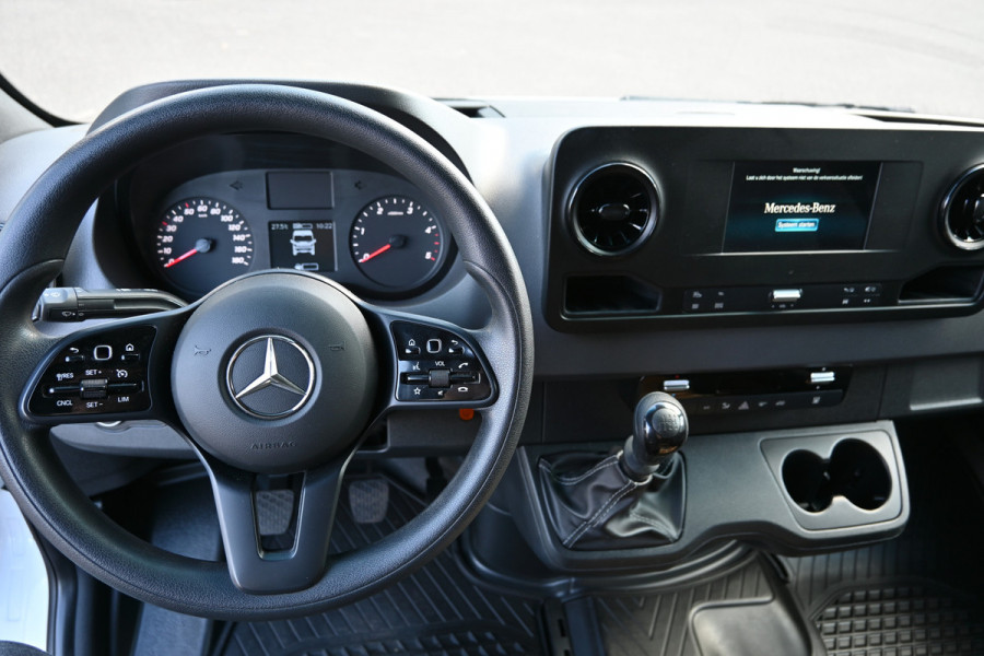 Mercedes-Benz Sprinter 319 CDI 3.0 V6 L2H2 3500 kg Trekhaak, Standkachel, MBUX navigatie en camera, Geveerde stoelen