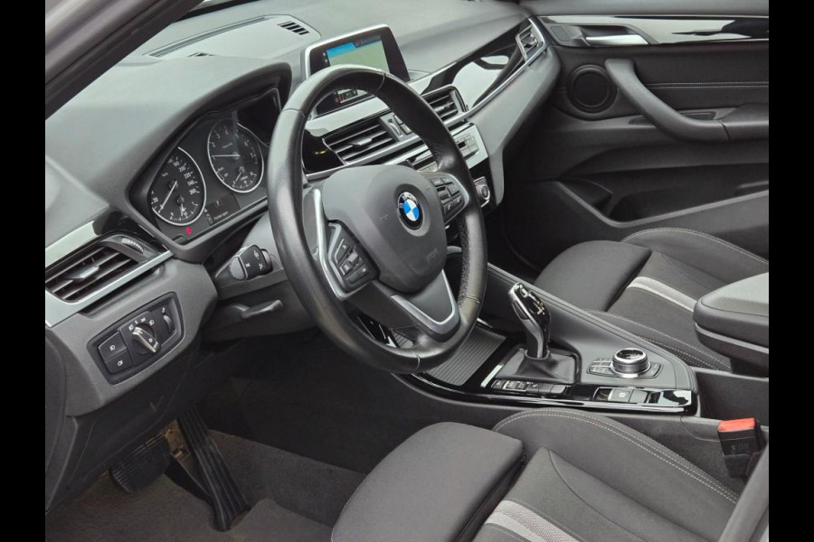 BMW X1 SDRIVE18I SPORTLINE | SPORTSTOELEN | NAVIGATIE | CAMERA | ELEKTR. KOFFERKLEP |
