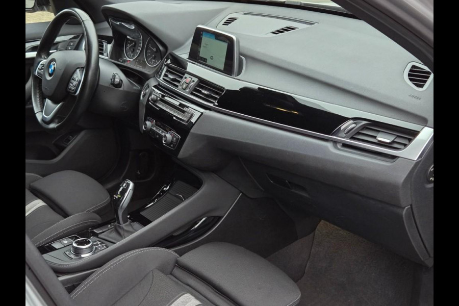 BMW X1 SDRIVE18I SPORTLINE | SPORTSTOELEN | NAVIGATIE | CAMERA | ELEKTR. KOFFERKLEP |