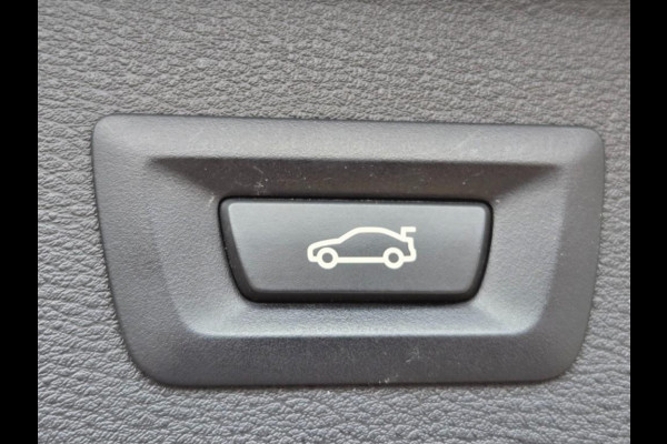 BMW X1 SDRIVE18I SPORTLINE | SPORTSTOELEN | NAVIGATIE | CAMERA | ELEKTR. KOFFERKLEP |