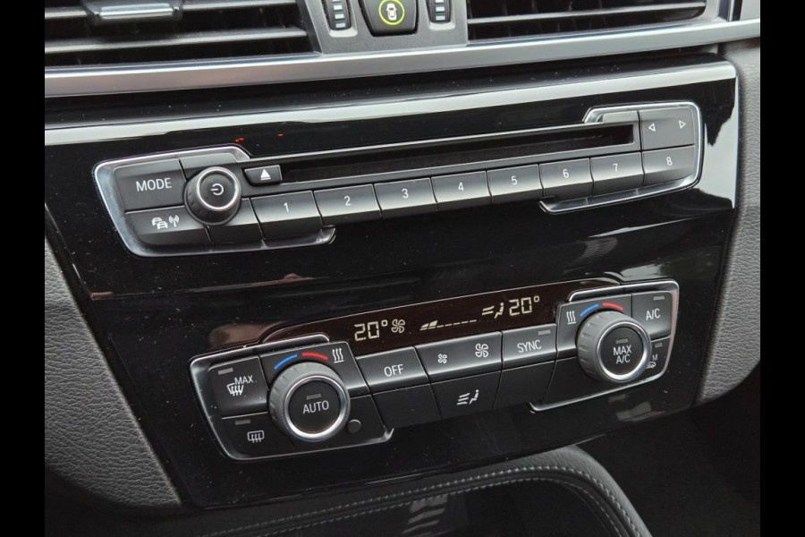 BMW X1 SDRIVE18I SPORTLINE | SPORTSTOELEN | NAVIGATIE | CAMERA | ELEKTR. KOFFERKLEP |