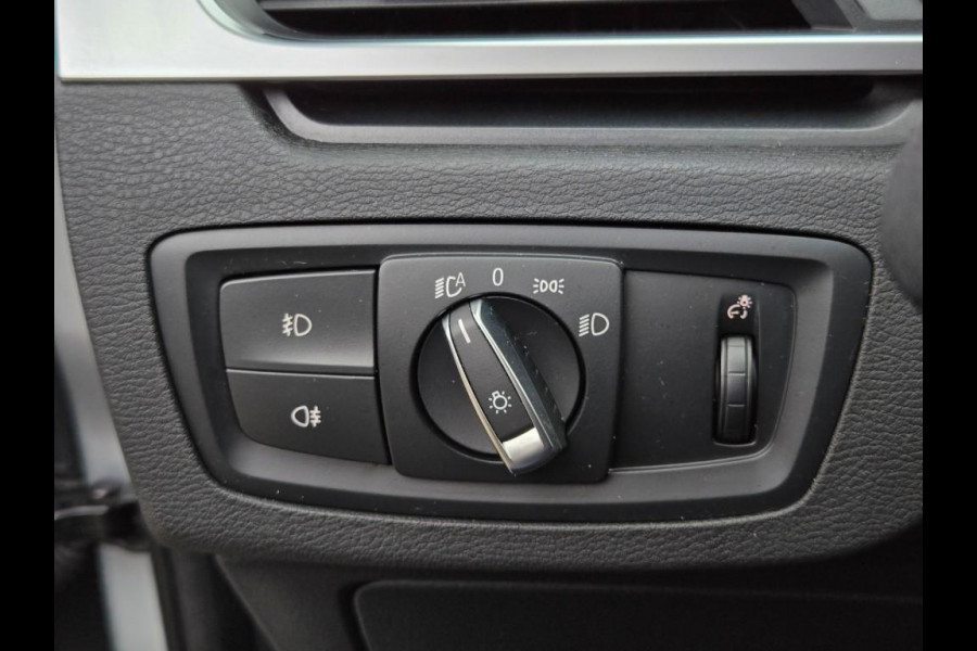 BMW X1 SDRIVE18I SPORTLINE | SPORTSTOELEN | NAVIGATIE | CAMERA | ELEKTR. KOFFERKLEP |