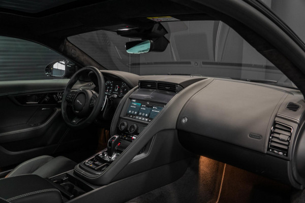 Jaguar F-Type P575 AWD R 75 *Panorama / Stoelventilatie / Sport-uitlaat / Meridian / Memory*