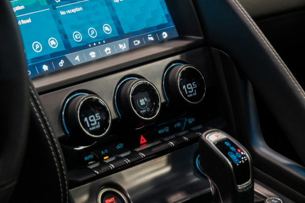 Jaguar F-Type P575 AWD R 75 *Panorama / Stoelventilatie / Sport-uitlaat / Meridian / Memory*