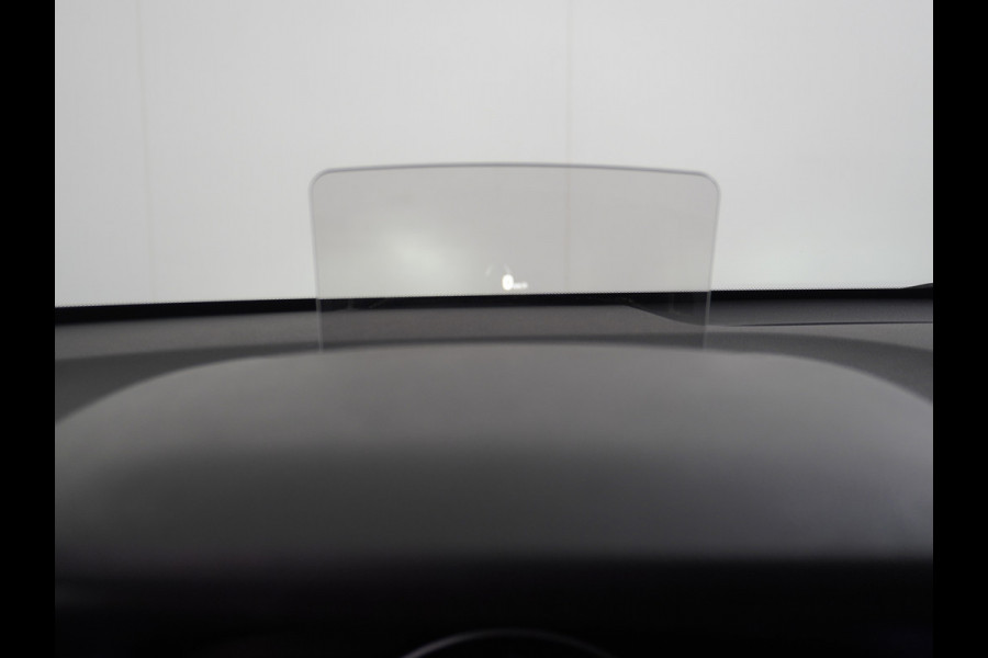 Hyundai Kona EV 64kWh AUT.204pk Grootste ACCU Adaptieve Cruise Control Camera Navi Apple Carplay Android Auto Head-Up Display Ecc DAB Keyless Led Blindspot Monitoring LaneAssist Subwoofer Voorruit verwarmbaar Bluetooth Privacy Glas Lmv 17" Fashion