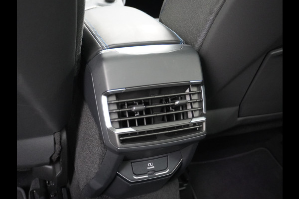 Lynk & Co 01 1.5 PHEV AUT-7 261pk Pano-Schuif-K-dak 20" 360°Camera Apple Carplay Android Auto Adaptive-Cr NaviPdc-a+v Ecc Keyless Led M-BuxPl Elek.Memory.Stoel File assistent Dodehoek detector Elektrisch bedienbare achterklep Rijstrooksensor Wifi Verkeersbord detectie 425Nm koppel 3,6kw laadvermogen A-label Euro 6 Hybride Benzine / Elektrisch rijden tot ca 69km  1800kg trekvermogen