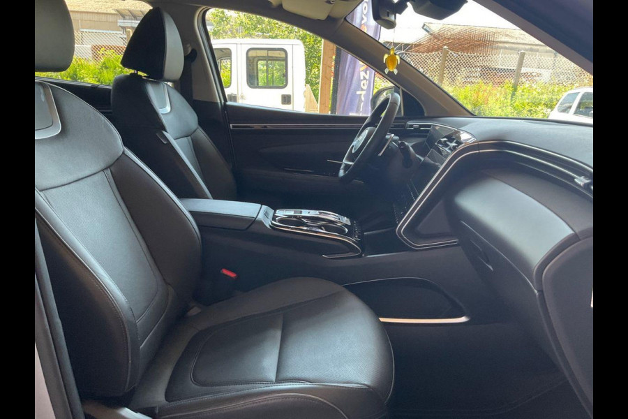 Hyundai Tucson 1.6 T-GDI PHEV Premium Sky 4WD Panoramadak | 4WD | Stoelverwarming | Stoelventilatie | Lederen bekleding |