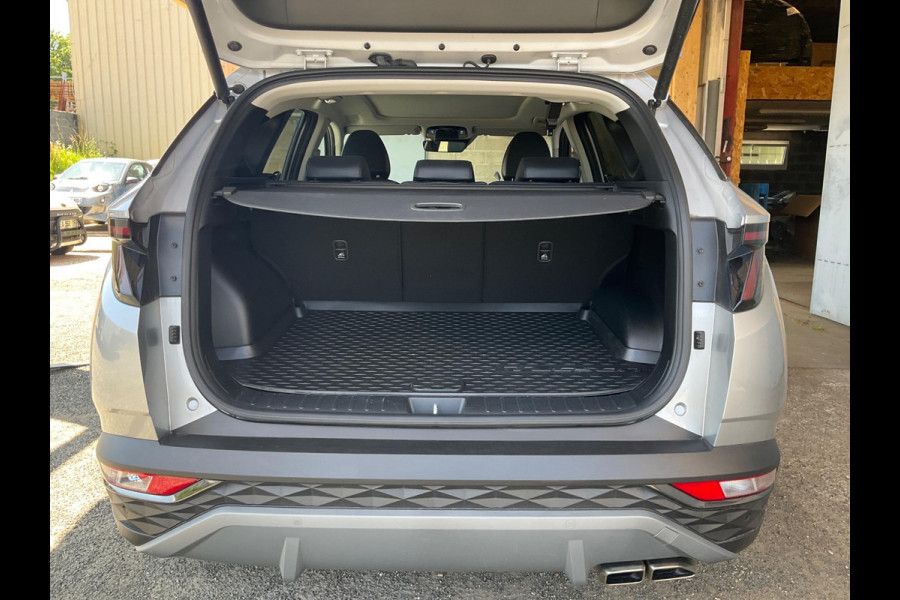 Hyundai Tucson 1.6 T-GDI PHEV Premium Sky 4WD Panoramadak | 4WD | Stoelverwarming | Stoelventilatie | Lederen bekleding |