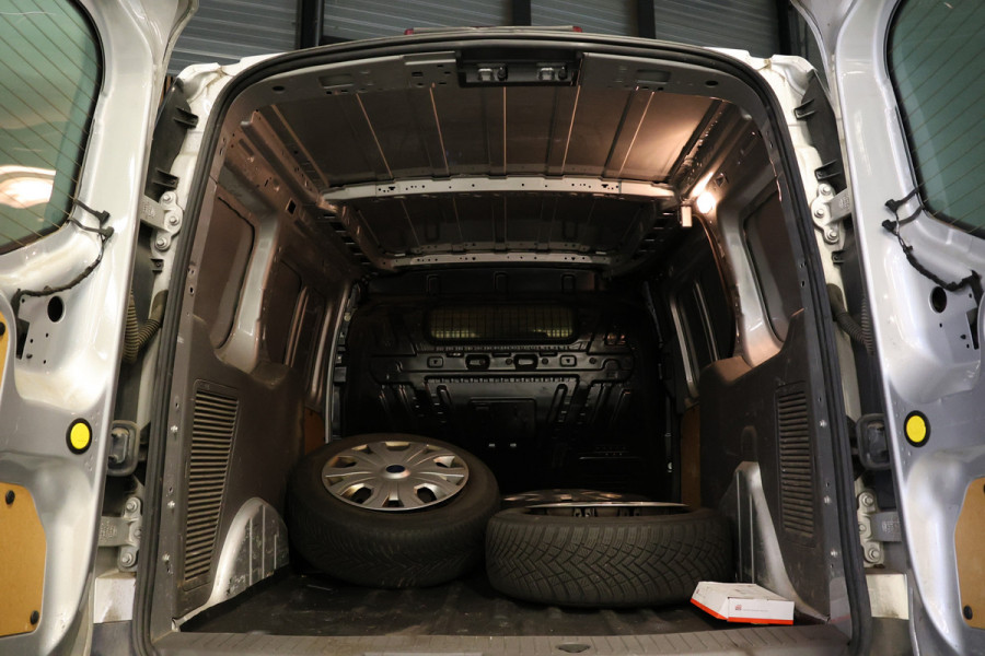 Ford Transit Connect 1.5 EcoBlue L2 | Camera | 3-Zitter | Trekhaak | Airco | PDC | Dealer onderhouden | Nieuwe APK | Onderhoudsbeurt