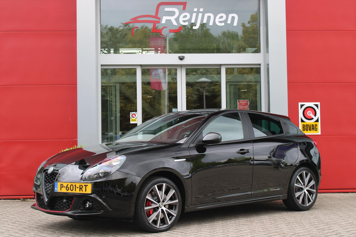 Alfa Romeo Giulietta 1.4 120PK TURBO SPRINT | LEDEREN BEKLEDING | AFNEEMBARE TREHAAK | ALL SEASON BANDEN | NAVIGATIE | CLIMATE CONTROL | CRUISE CONTROL | CARBON INTERIEUR AFWERKING | 18" LICHTMETALEN VELGEN | DAB+ RADIO | PARKEER SENSOREN | Alfa Romeo Giulietta 1.4 120PK TURBO SPRINT | LEDEREN BEKLEDING | AFNEEMBARE TREHAAK | ALL SEASON BANDEN | NAVIGATIE | CLIMATE CONTROL | CRUISE CONTROL | CARBON INTERIEUR AFWERKING | 18" LICHTMETALEN VELGEN | DAB+ RADIO | PARKEER SENSOREN |