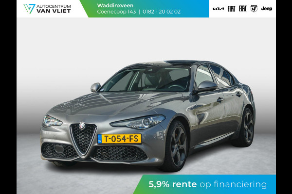 Alfa Romeo Giulia 2.0 Turbo Aut. 280pk AWD Veloce | Schuif/Kanteldak | Stoel- en Stuurverwarming | 18" | Xenon | Flippers