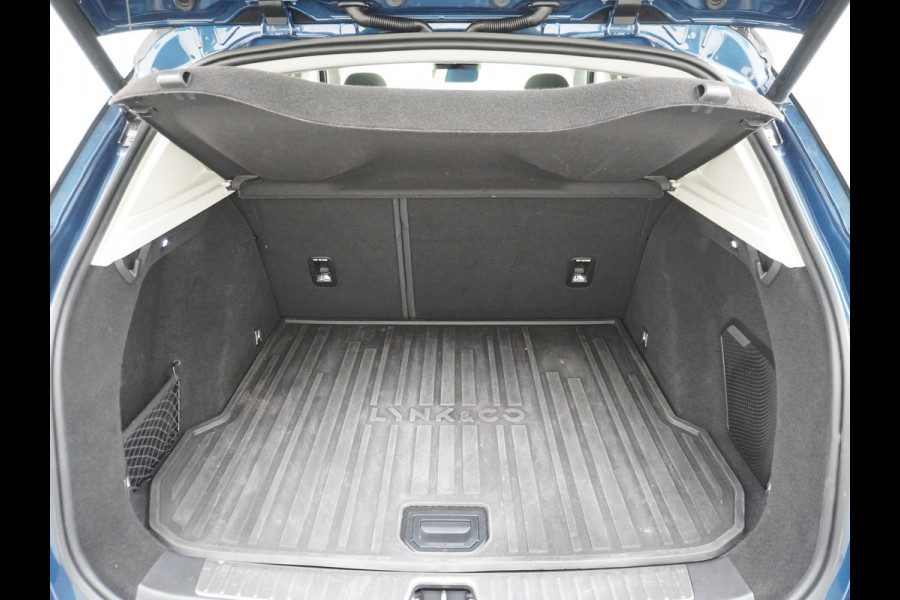 Lynk & Co 01 1.5 PHEV AUT-7 261pk Pano-Schuif-K-dak 20" 360°Camera Apple Carplay Android Auto Adaptive-Cr NaviPdc-a+v Ecc Keyless Led M-BuxPl Elek.Memory.Stoel File assistent Dodehoek detector Elektrisch bedienbare achterklep Rijstrooksensor Wifi Verkeersbord detectie 425Nm koppel 3,7kw laadvermogen A-label Euro 6 Hybride Benzine / Elektrisch rijden tot ca 69km  1800kg trekvermogen