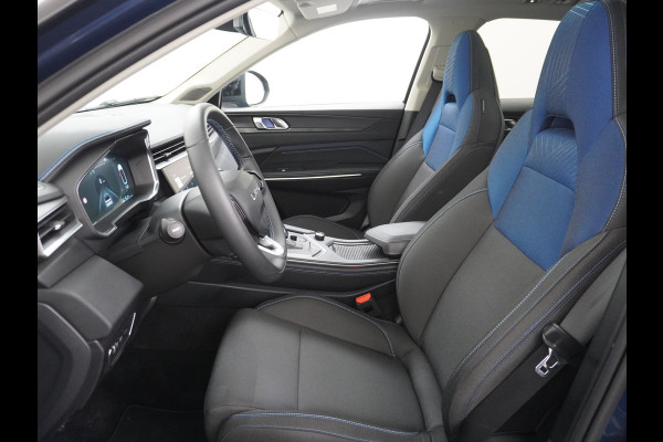 Lynk & Co 01 1.5 PHEV AUT-7 261pk Pano-Schuif-K-dak 20" 360°Camera Apple Carplay Android Auto Adaptive-Cr NaviPdc-a+v Ecc Keyless Led M-BuxPl Elek.Memory.Stoel File assistent Dodehoek detector Elektrisch bedienbare achterklep Rijstrooksensor Wifi Verkeersbord detectie 425Nm koppel 3,7kw laadvermogen A-label Euro 6 Hybride Benzine / Elektrisch rijden tot ca 69km  1800kg trekvermogen