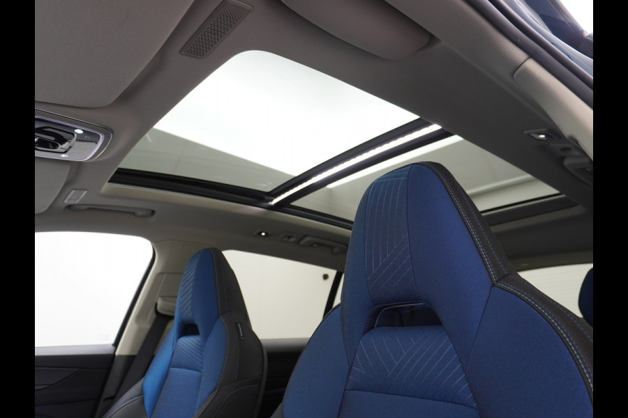 Lynk & Co 01 1.5 PHEV AUT-7 261pk Pano-Schuif-K-dak 20" 360°Camera Apple Carplay Android Auto Adaptive-Cr NaviPdc-a+v Ecc Keyless Led M-BuxPl Elek.Memory.Stoel File assistent Dodehoek detector Elektrisch bedienbare achterklep Rijstrooksensor Wifi Verkeersbord detectie 425Nm koppel 3,7kw laadvermogen A-label Euro 6 Hybride Benzine / Elektrisch rijden tot ca 69km  1800kg trekvermogen
