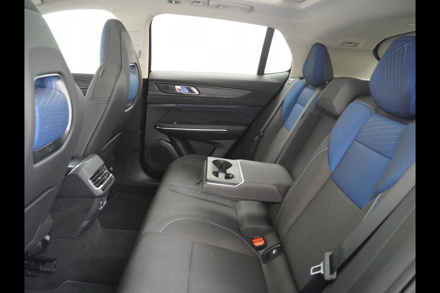 Lynk & Co 01 1.5 PHEV AUT-7 261pk Pano-Schuif-K-dak 20" 360°Camera Apple Carplay Android Auto Adaptive-Cr NaviPdc-a+v Ecc Keyless Led M-BuxPl Elek.Memory.Stoel File assistent Dodehoek detector Elektrisch bedienbare achterklep Rijstrooksensor Wifi Verkeersbord detectie 425Nm koppel 3,7kw laadvermogen A-label Euro 6 Hybride Benzine / Elektrisch rijden tot ca 69km  1800kg trekvermogen