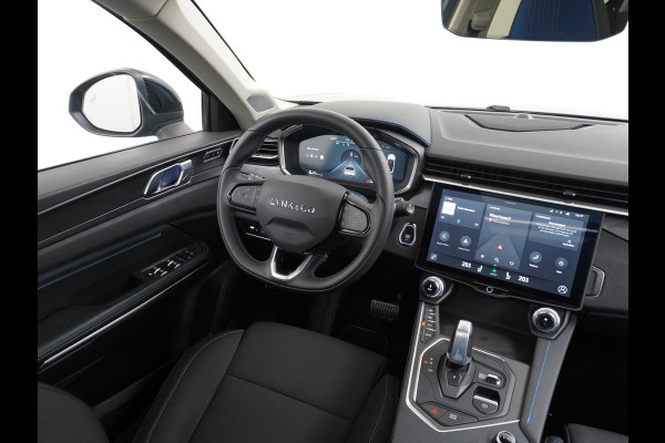 Lynk & Co 01 1.5 PHEV AUT-7 261pk Pano-Schuif-K-dak 20" 360°Camera Apple Carplay Android Auto Adaptive-Cr NaviPdc-a+v Ecc Keyless Led M-BuxPl Elek.Memory.Stoel File assistent Dodehoek detector Elektrisch bedienbare achterklep Rijstrooksensor Wifi Verkeersbord detectie 425Nm koppel 3,7kw laadvermogen A-label Euro 6 Hybride Benzine / Elektrisch rijden tot ca 69km  1800kg trekvermogen