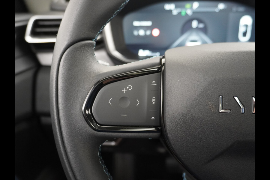 Lynk & Co 01 1.5 PHEV AUT-7 261pk Pano-Schuif-K-dak 20" 360°Camera Apple Carplay Android Auto Adaptive-Cr NaviPdc-a+v Ecc Keyless Led M-BuxPl Elek.Memory.Stoel File assistent Dodehoek detector Elektrisch bedienbare achterklep Rijstrooksensor Wifi Verkeersbord detectie 425Nm koppel 3,7kw laadvermogen A-label Euro 6 Hybride Benzine / Elektrisch rijden tot ca 69km  1800kg trekvermogen