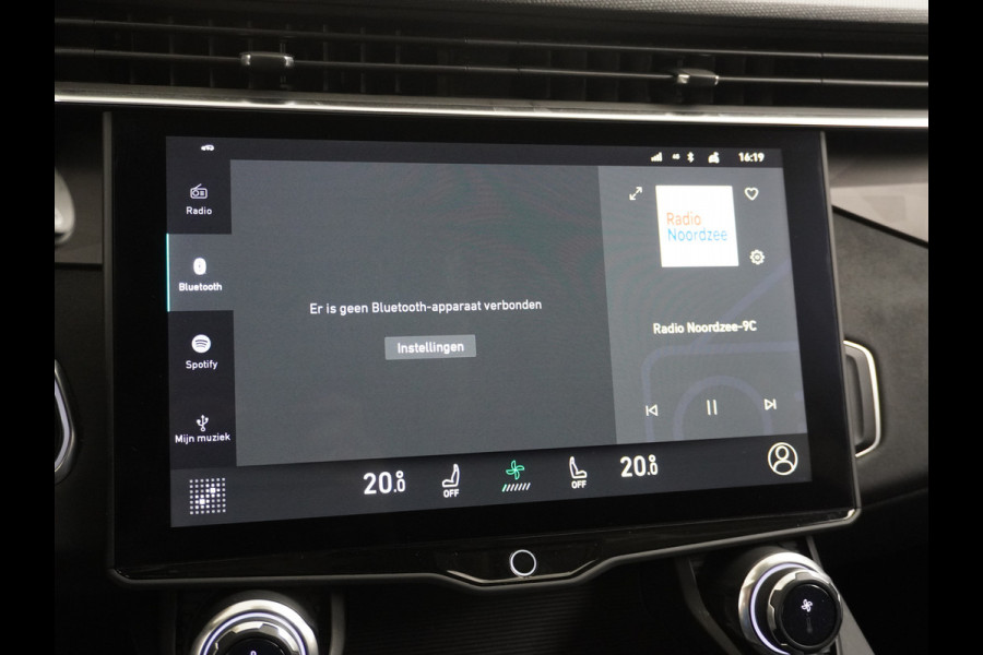 Lynk & Co 01 1.5 PHEV AUT-7 261pk Pano-Schuif-K-dak 20" 360°Camera Apple Carplay Android Auto Adaptive-Cr NaviPdc-a+v Ecc Keyless Led M-BuxPl Elek.Memory.Stoel File assistent Dodehoek detector Elektrisch bedienbare achterklep Rijstrooksensor Wifi Verkeersbord detectie 425Nm koppel 3,7kw laadvermogen A-label Euro 6 Hybride Benzine / Elektrisch rijden tot ca 69km  1800kg trekvermogen
