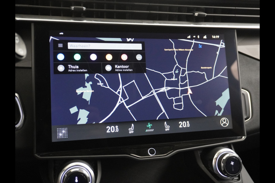 Lynk & Co 01 1.5 PHEV AUT-7 261pk Pano-Schuif-K-dak 20" 360°Camera Apple Carplay Android Auto Adaptive-Cr NaviPdc-a+v Ecc Keyless Led M-BuxPl Elek.Memory.Stoel File assistent Dodehoek detector Elektrisch bedienbare achterklep Rijstrooksensor Wifi Verkeersbord detectie 425Nm koppel 3,7kw laadvermogen A-label Euro 6 Hybride Benzine / Elektrisch rijden tot ca 69km  1800kg trekvermogen