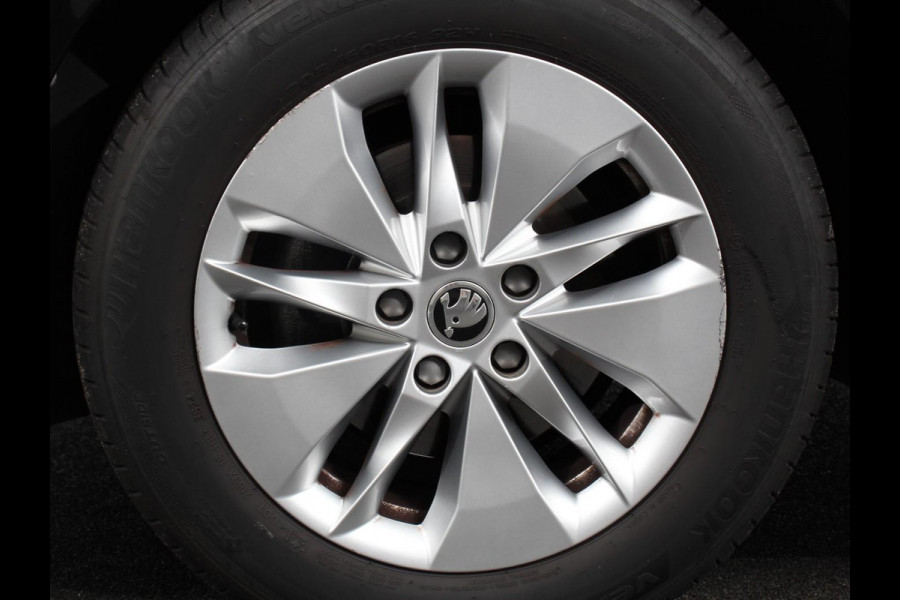 Škoda Octavia Combi 1.0 TSI 110pk Business Edition | Navigatie | Apple Carplay/Android Auto | Climate Control | Lichtmetalen Velgen |