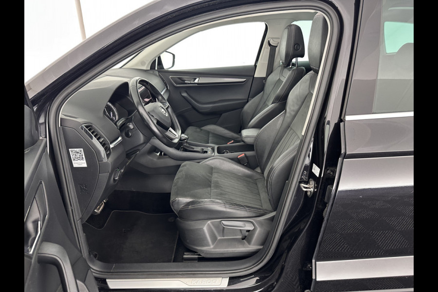 Škoda Karoq 1.5 TSI ACT Business Edition Aut. *PANO | 1/2LEATHER | FULL-LED | NAVI-FULLMAP | KEYLESS | COMFORT-SEATS | CAMERA | DAB+ | ECC | PDC | CRUISE | 18''ALU | TOWBAR*