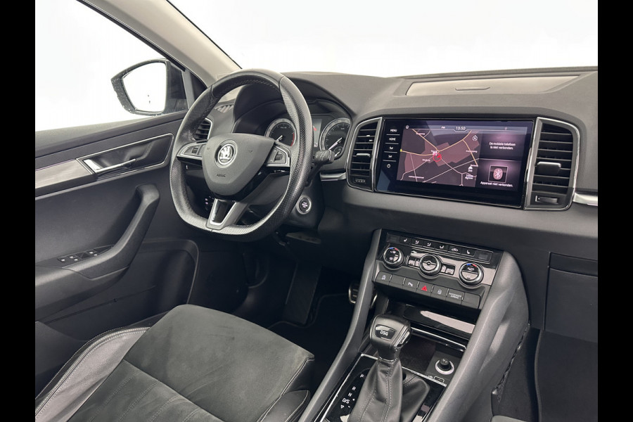 Škoda Karoq 1.5 TSI ACT Business Edition Aut. *PANO | 1/2LEATHER | FULL-LED | NAVI-FULLMAP | KEYLESS | COMFORT-SEATS | CAMERA | DAB+ | ECC | PDC | CRUISE | 18''ALU | TOWBAR*