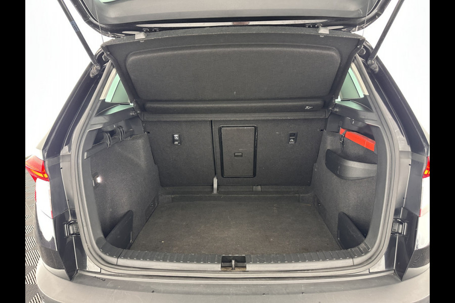 Škoda Karoq 1.5 TSI ACT Business Edition Aut. *PANO | 1/2LEATHER | FULL-LED | NAVI-FULLMAP | KEYLESS | COMFORT-SEATS | CAMERA | DAB+ | ECC | PDC | CRUISE | 18''ALU | TOWBAR*