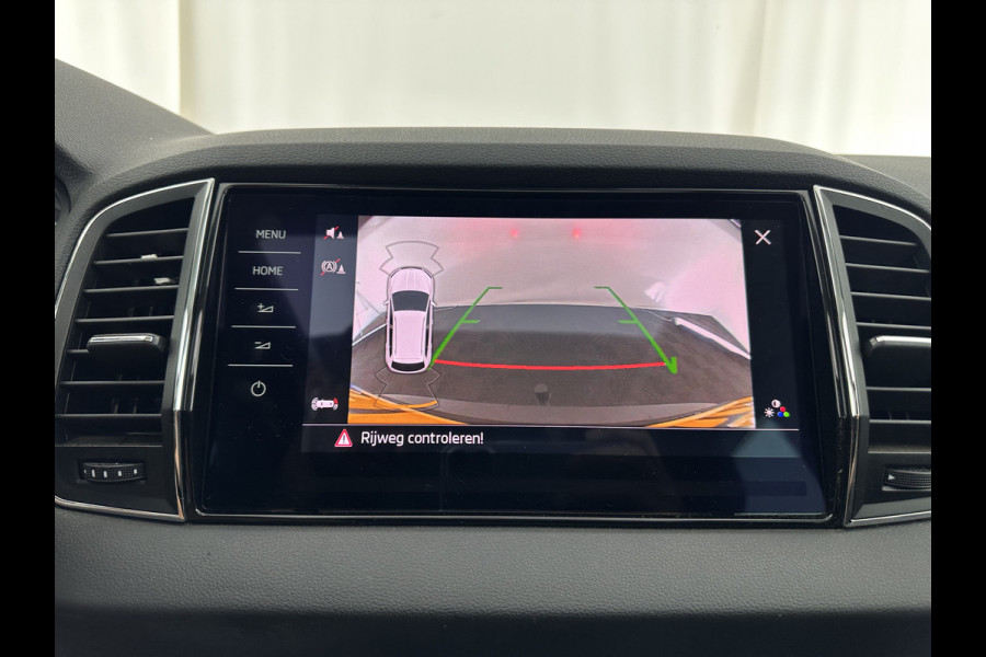 Škoda Karoq 1.5 TSI ACT Business Edition Aut. *PANO | 1/2LEATHER | FULL-LED | NAVI-FULLMAP | KEYLESS | COMFORT-SEATS | CAMERA | DAB+ | ECC | PDC | CRUISE | 18''ALU | TOWBAR*