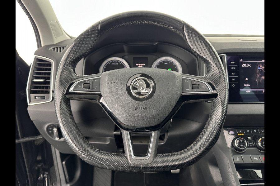 Škoda Karoq 1.5 TSI ACT Business Edition Aut. *PANO | 1/2LEATHER | FULL-LED | NAVI-FULLMAP | KEYLESS | COMFORT-SEATS | CAMERA | DAB+ | ECC | PDC | CRUISE | 18''ALU | TOWBAR*
