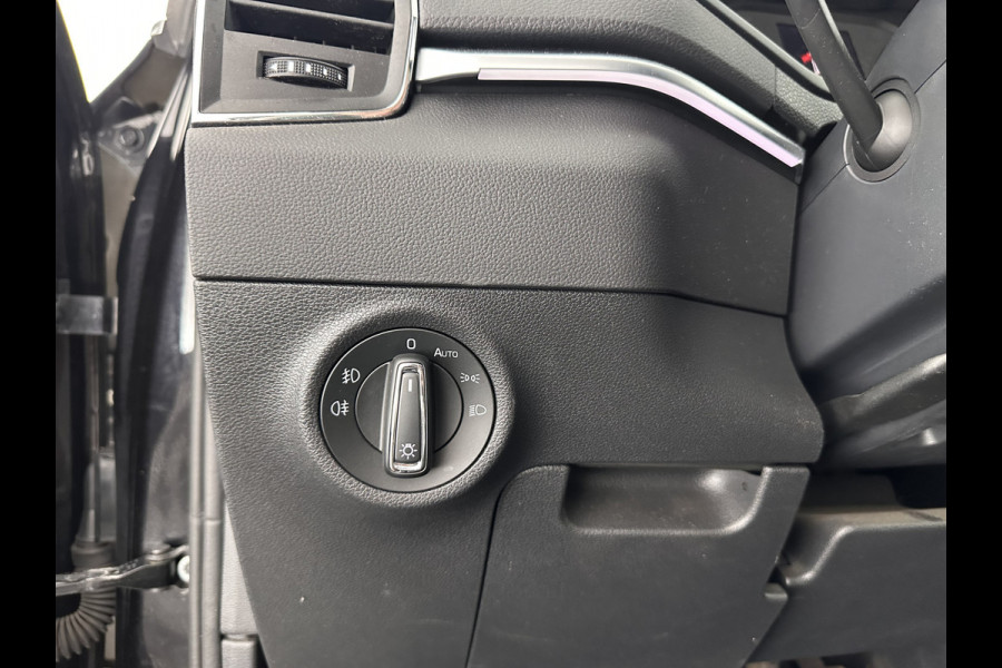 Škoda Karoq 1.5 TSI ACT Business Edition Aut. *PANO | 1/2LEATHER | FULL-LED | NAVI-FULLMAP | KEYLESS | COMFORT-SEATS | CAMERA | DAB+ | ECC | PDC | CRUISE | 18''ALU | TOWBAR*