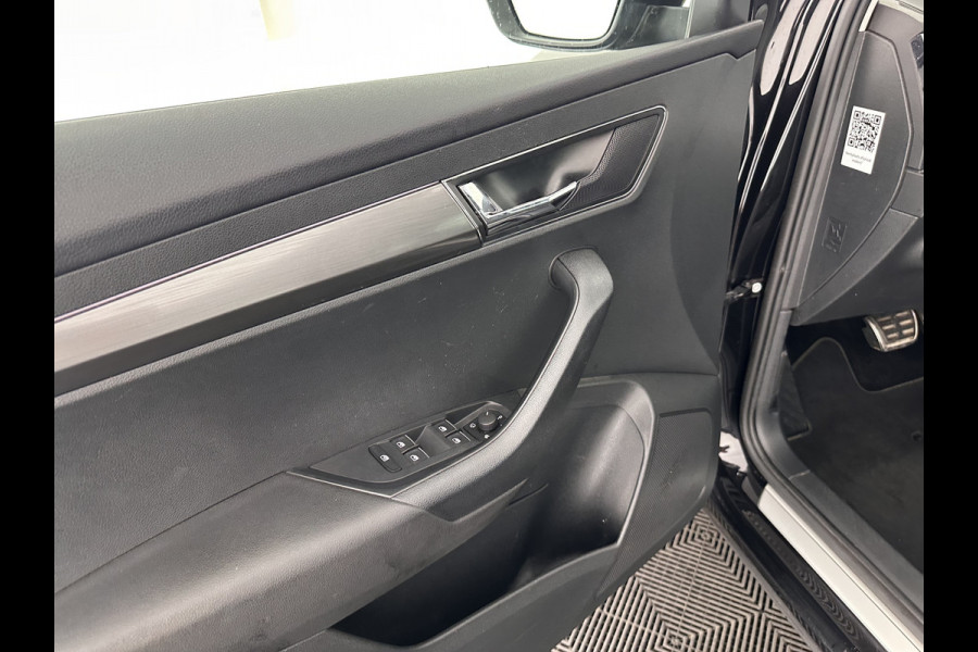 Škoda Karoq 1.5 TSI ACT Business Edition Aut. *PANO | 1/2LEATHER | FULL-LED | NAVI-FULLMAP | KEYLESS | COMFORT-SEATS | CAMERA | DAB+ | ECC | PDC | CRUISE | 18''ALU | TOWBAR*