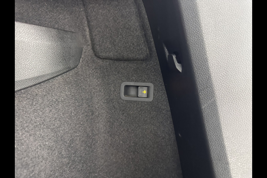 Škoda Karoq 1.5 TSI ACT Business Edition Aut. *PANO | 1/2LEATHER | FULL-LED | NAVI-FULLMAP | KEYLESS | COMFORT-SEATS | CAMERA | DAB+ | ECC | PDC | CRUISE | 18''ALU | TOWBAR*