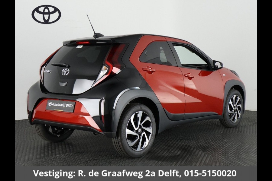 Toyota Aygo X 1.0 VVT-i S-CVT Pulse | Stoelverwarming | Adaptief Cruise Control | Achteruitrij Camera |