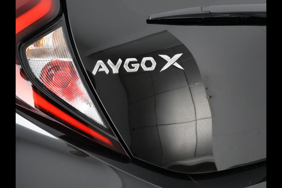 Toyota Aygo X 1.0 VVT-i S-CVT Pulse | Stoelverwarming | Adaptief Cruise Control | Achteruitrij Camera |