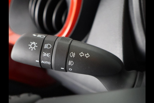 Toyota Aygo X 1.0 VVT-i S-CVT Pulse | Stoelverwarming | Adaptief Cruise Control | Achteruitrij Camera |