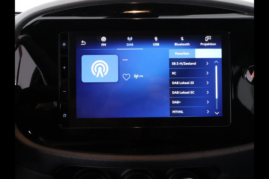 Toyota Aygo X 1.0 VVT-i S-CVT Pulse | Stoelverwarming | Adaptief Cruise Control | Achteruitrij Camera |
