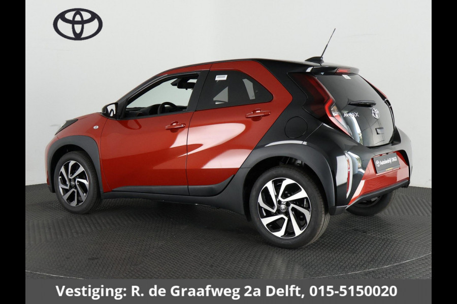 Toyota Aygo X 1.0 VVT-i S-CVT Pulse | Stoelverwarming | Adaptief Cruise Control | Achteruitrij Camera |