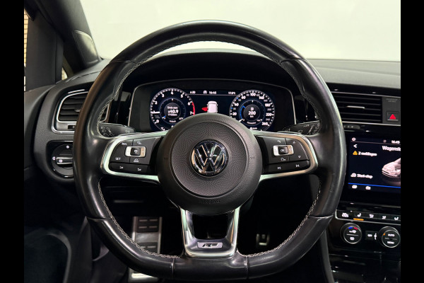 Volkswagen Golf 1.5 TSI Highline Business R LEDER / PANO / LED / CAMERA/ NAVI/ 18INCH / CLIMATE / STOELVERWARMING / BOMVOLLE GOLF!